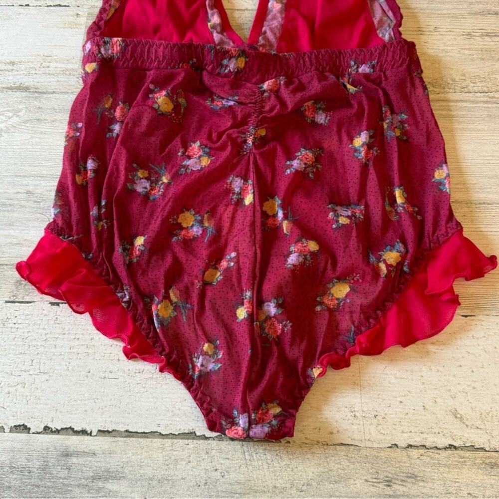 🍁 NWT Free People We Are HAH Butterfly Printed Bodysuit
Sexy Red Medium - Picture 4 of 11